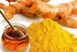 BÀI THUỐC DÂN GIAN TỪ TINH BỘT NGHỆ, TRỨNG GÀ VÀ MẬT ONG HỖ TRỢ SỨC KHỎE TOÀN DIỆN