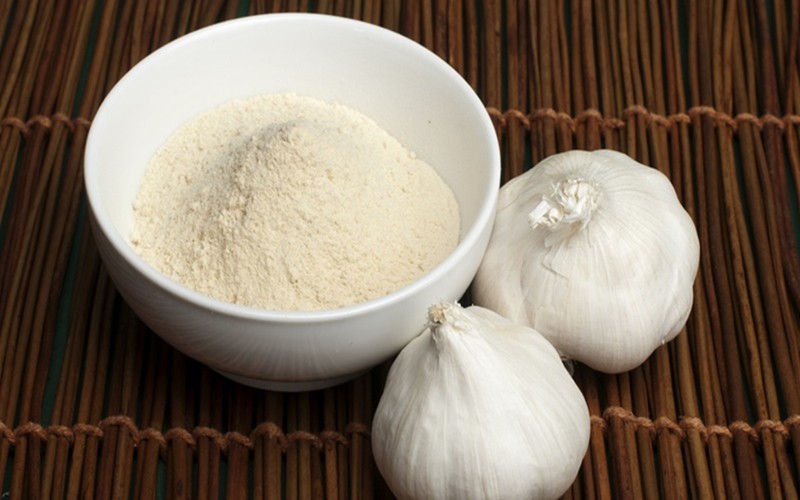 Chỉ với củ tỏi và nhúm muối, bạn có thể đẩy lùi cơn ho khó chịu mà không cần đến thuốc tây